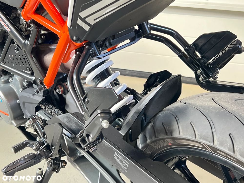 KTM Duke 125 - 16