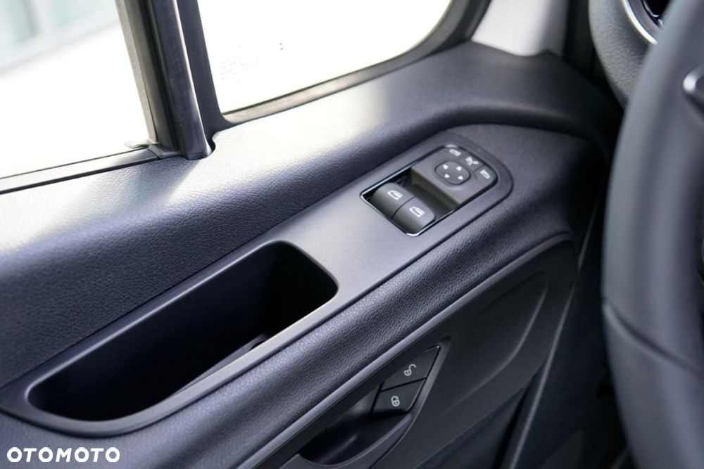 Mercedes-Benz Sprinter - 17