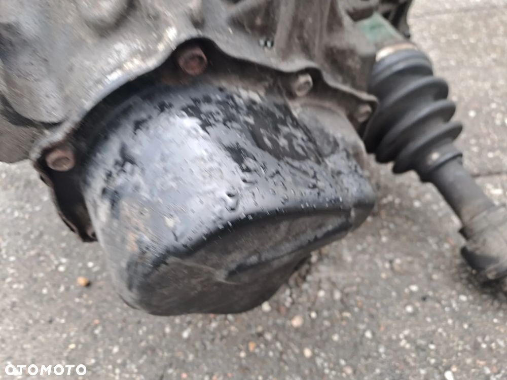 Mazda 6  1.8 16V silnik kompletny kod L8 - 15