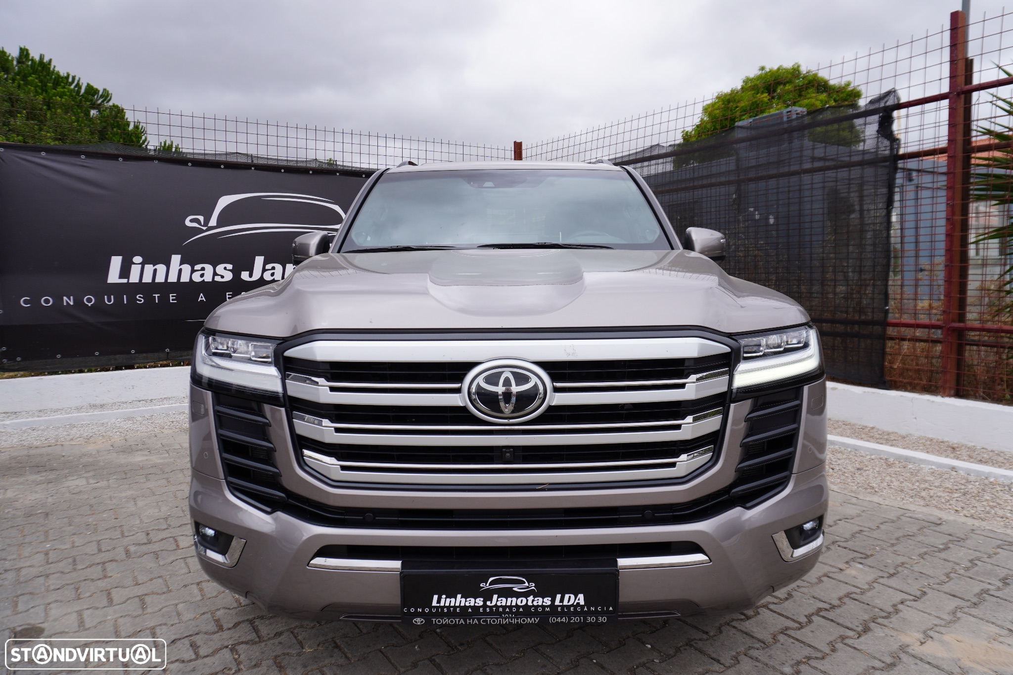 Toyota Land Cruiser - 6
