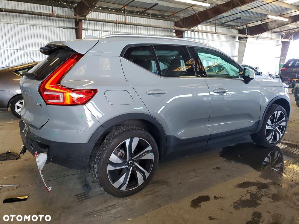 Volvo XC 40 T5 AWD Momentum - 4