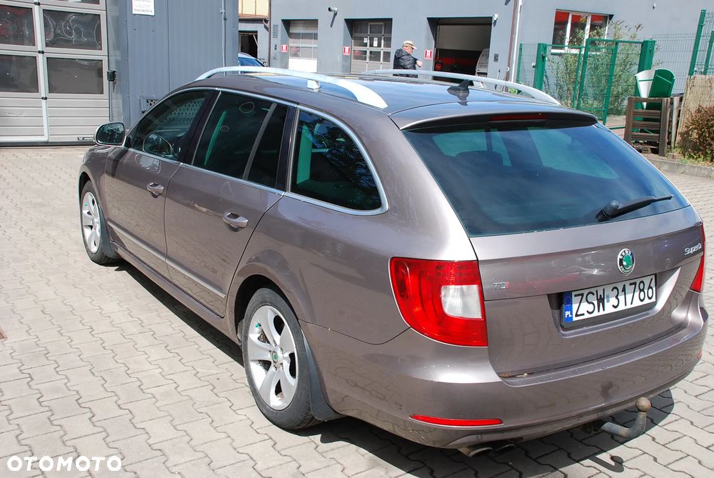 Skoda Superb 2.0 TDI Green tec DSG Elegance - 10