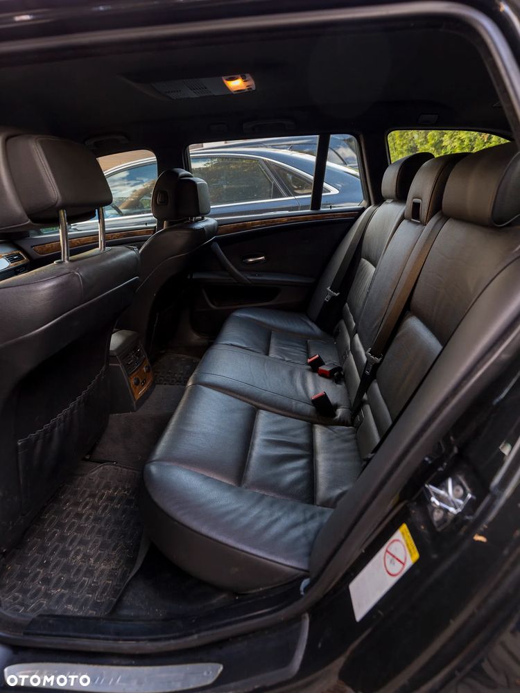 BMW Seria 5 530d xDrive Touring Edition Lifestyle - 15