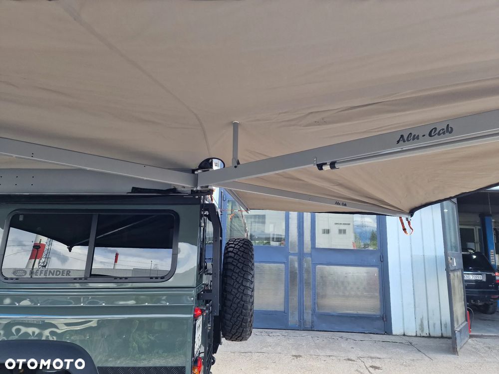 Land Rover Defender 2.4 TD4 SE - 24