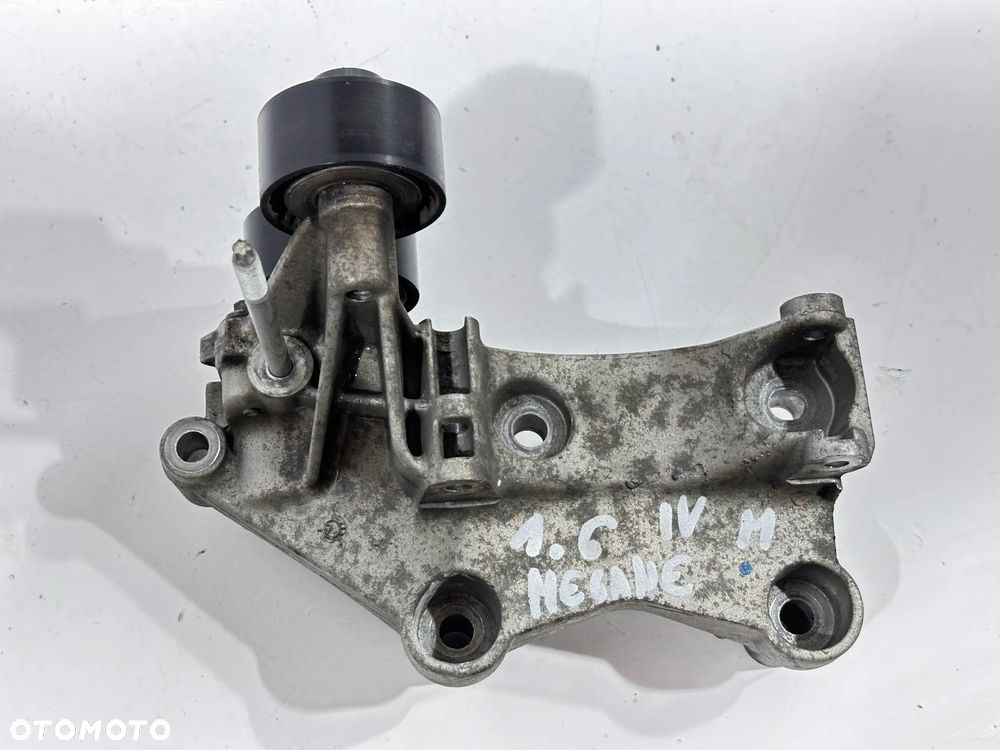 Łapa wspornik silnika Renault Megane IV 1.6 DCI Trafic 117105124R - 4