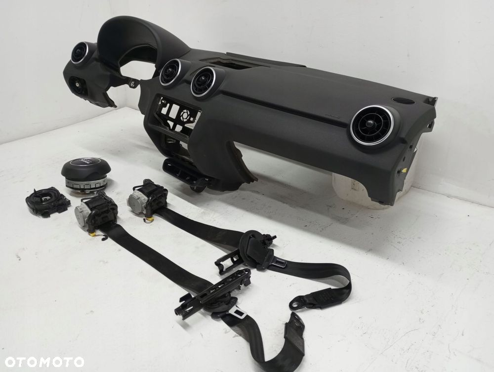 Konsola pulpit deska AIRBAG KIEROWCY AUDI A1 8X - 3