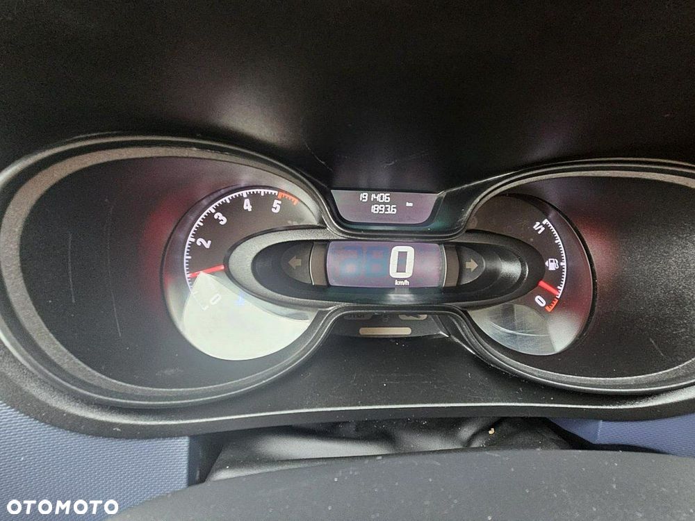 Opel Vivaro - 8
