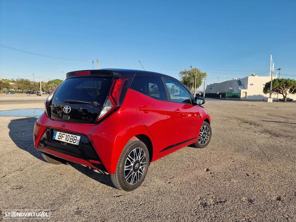 Toyota Aygo 1.0 X-Clusiv Red - 7