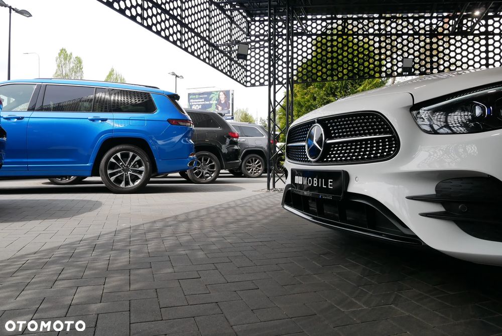 Mercedes-Benz Klasa E 220 d 4Matic 9G-TRONIC AMG Line - 32