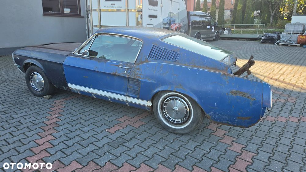 Ford Mustang - 7