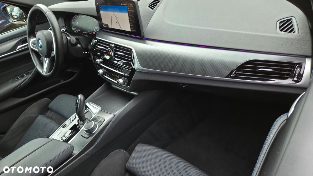 BMW Seria 5 530e xDrive M Sport sport - 16