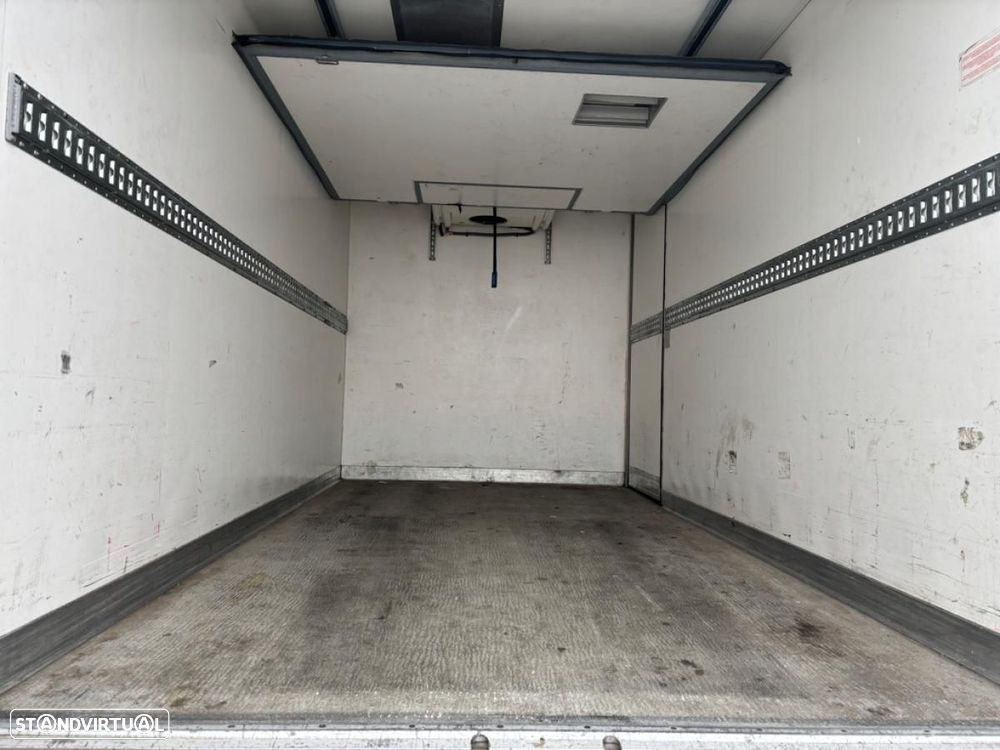 VW Crafter 50/35 2.0 L4 c/frio c/iva - 3