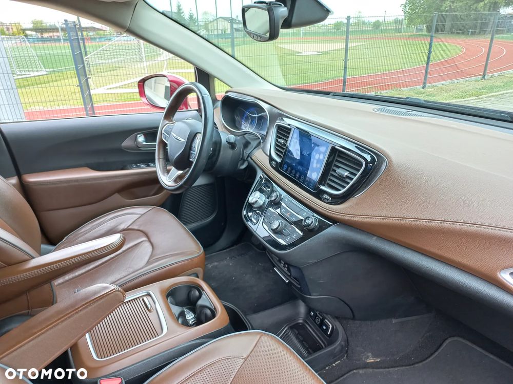 Chrysler Pacifica - 11