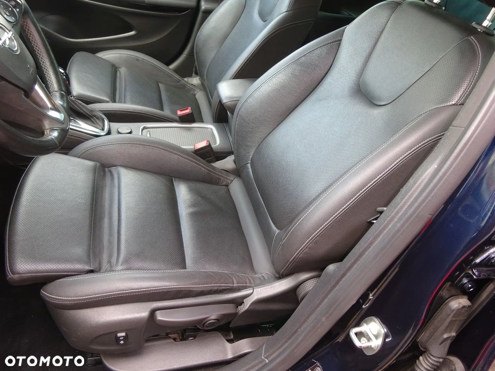 Opel Astra 1.4 T Dynamic S&S - 10