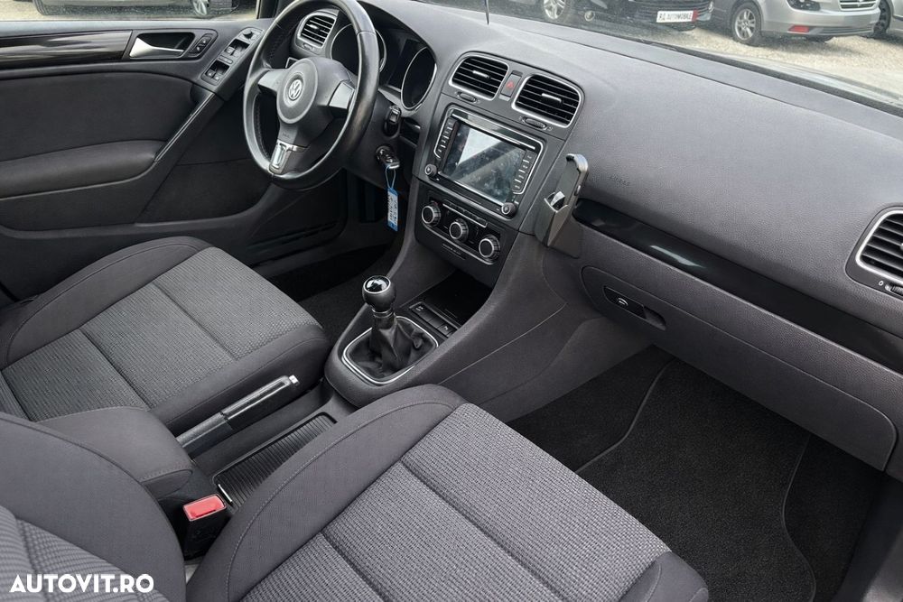 Volkswagen Golf - 6