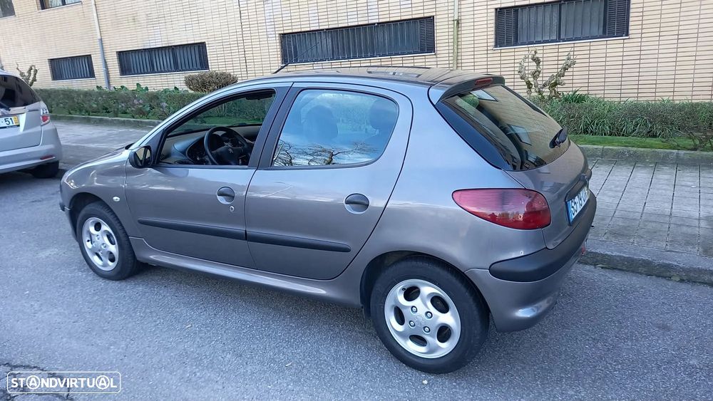 Peugeot 206 2.0 HDi XT - 13