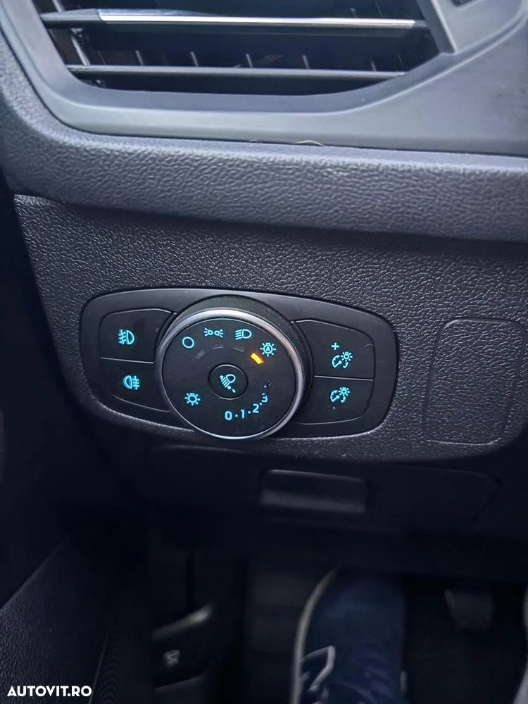 Ford Focus 1.5 TDCi Titanium - 13