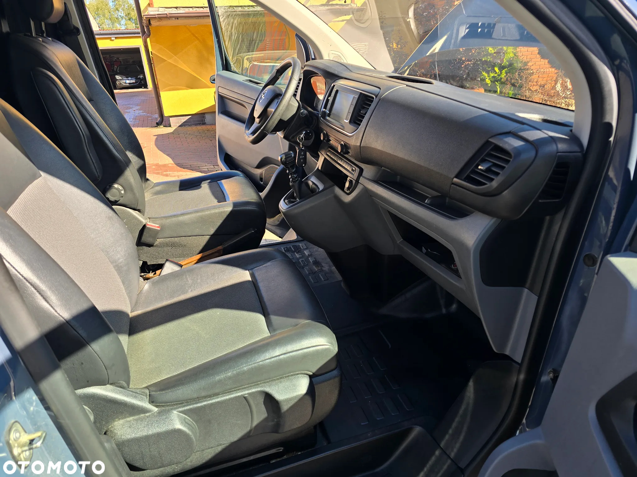 Opel VIVARO - 12