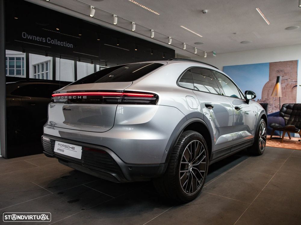 Porsche Macan Electric - 11