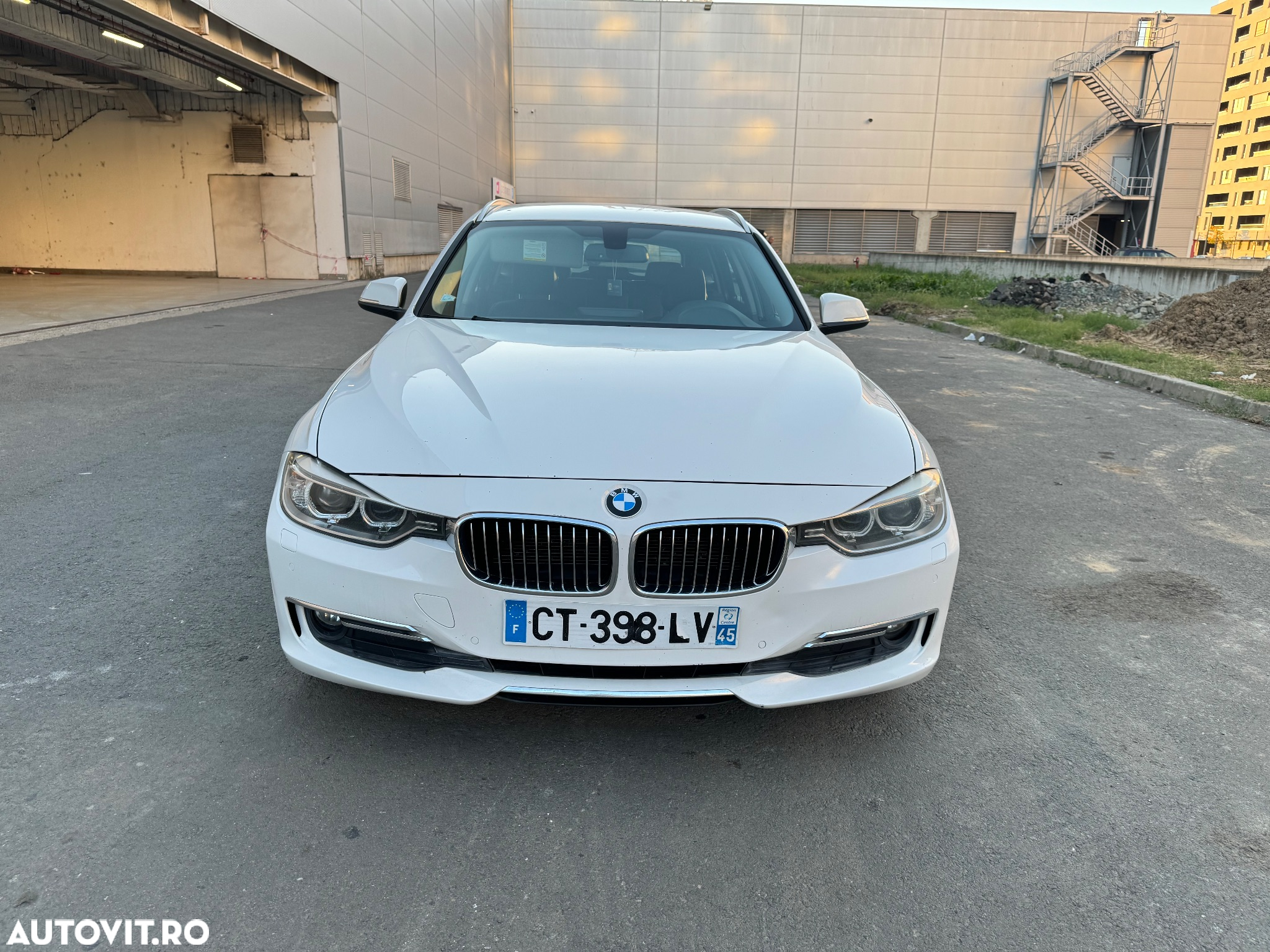 BMW Seria 3 320d Aut. Luxury Line - 11