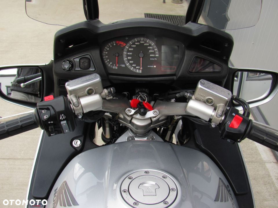 Honda ST - 12