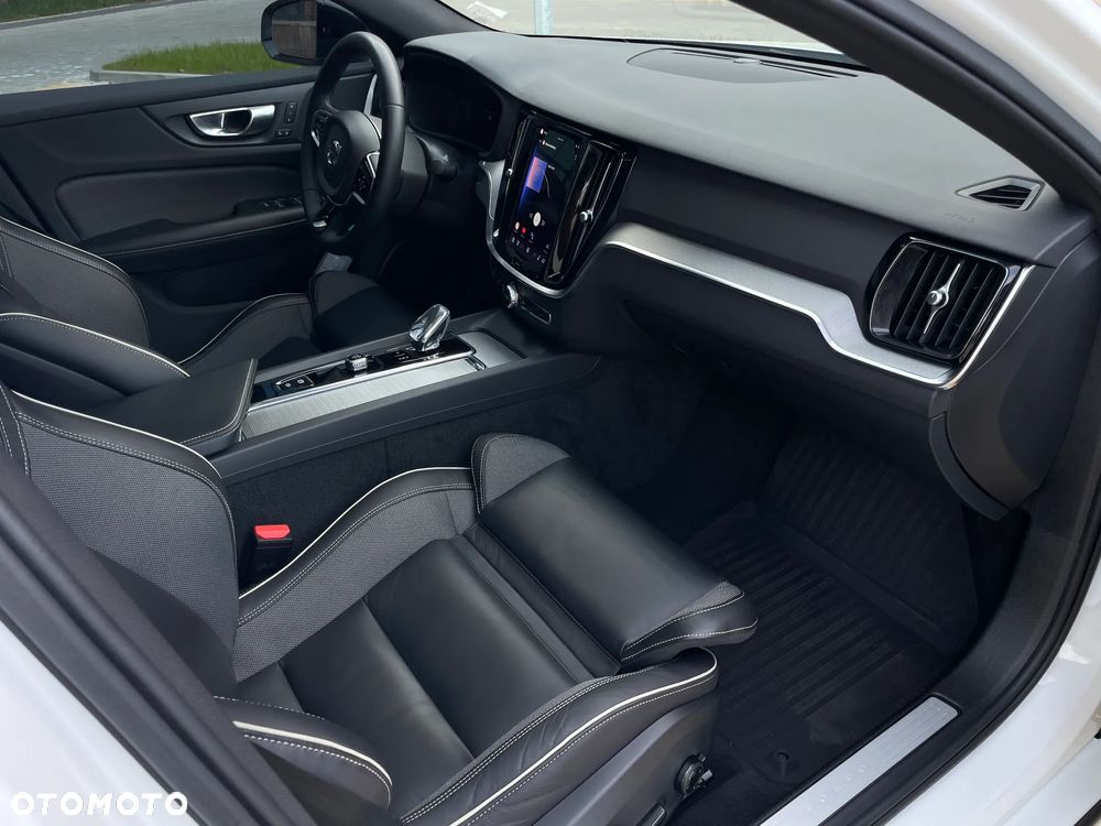 Volvo S60 B5 B R-Design - 15