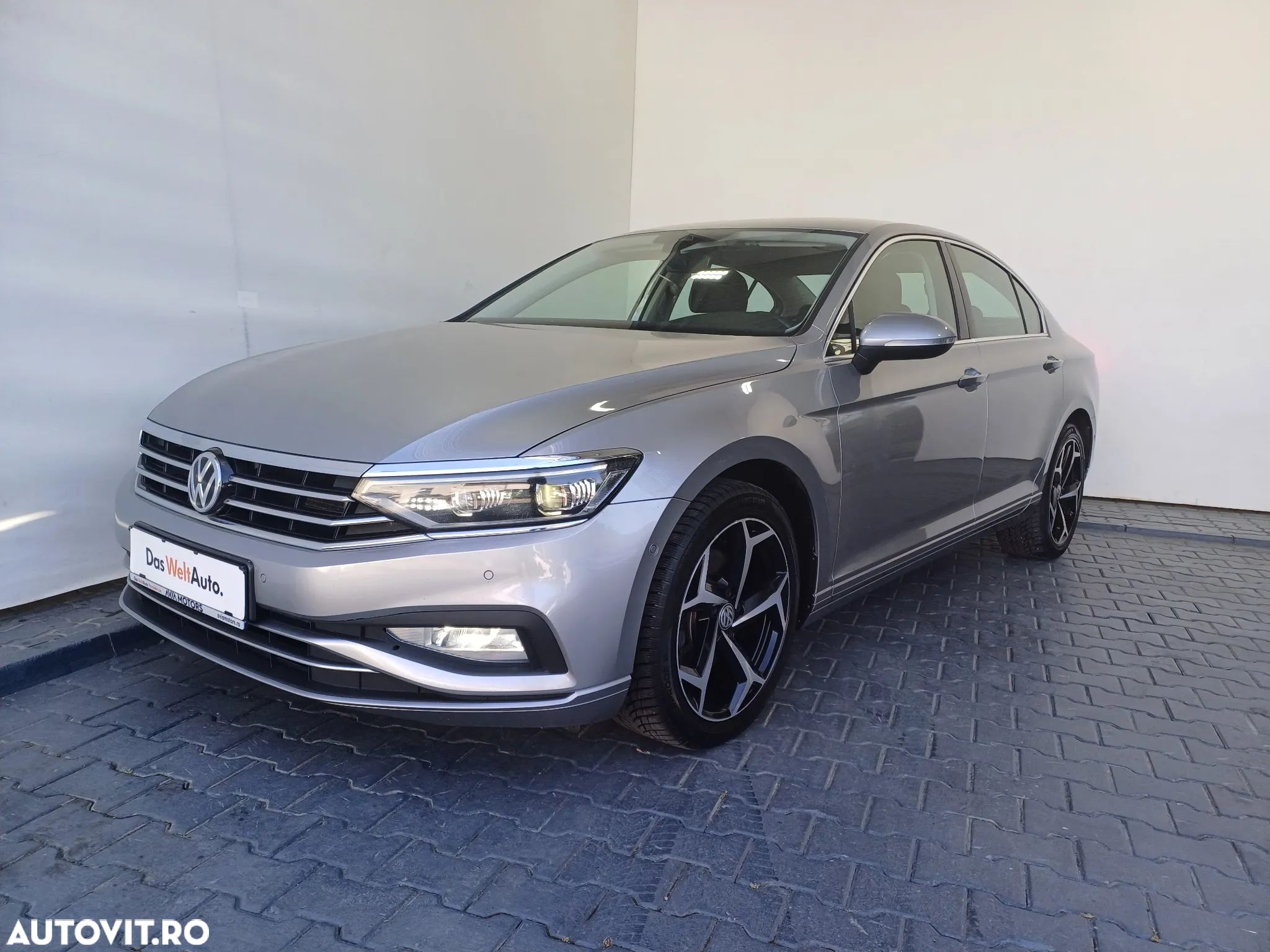 Volkswagen Passat 2.0 TDI DSG Comfortline - 1