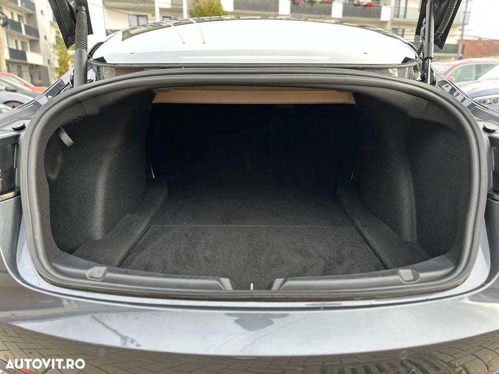Tesla Model 3 - 37