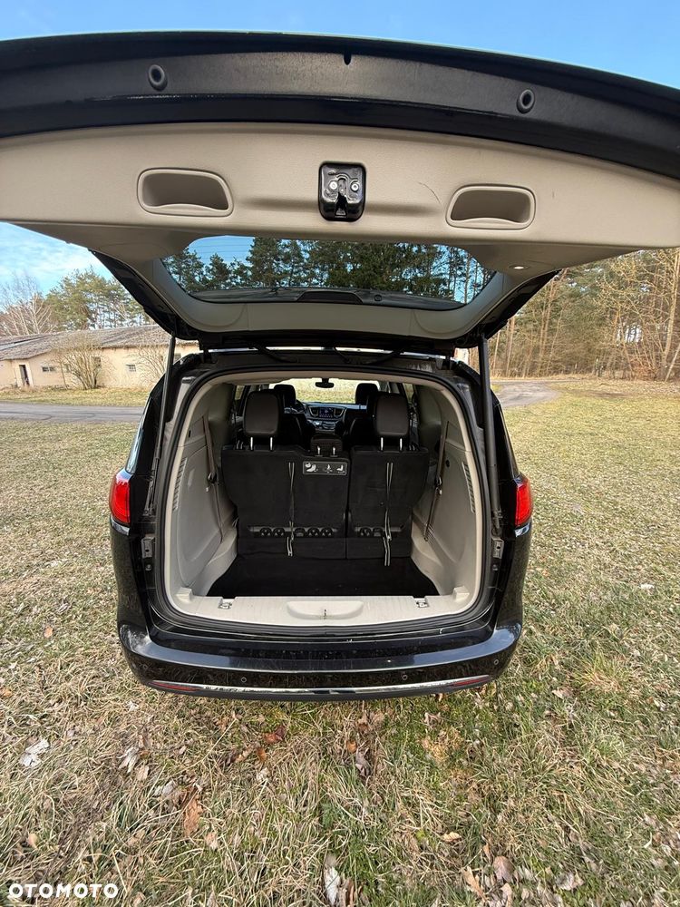 Chrysler Pacifica - 6