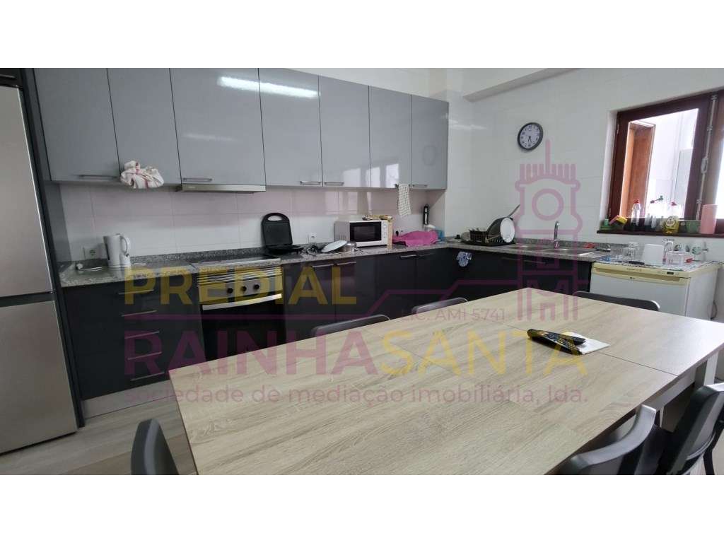 Quarto c/ wc privativo em apartamento remodelado - Rua do Brasil - ... - Grande imagem: 4/8