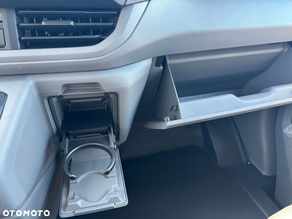 Volkswagen Transporter Transporter Furgon Plussilnik: 2,0 l TDI 150 KM / skrzynia biegów: 6-biegowa manualna rozstaw osi: 3500 mm - 25