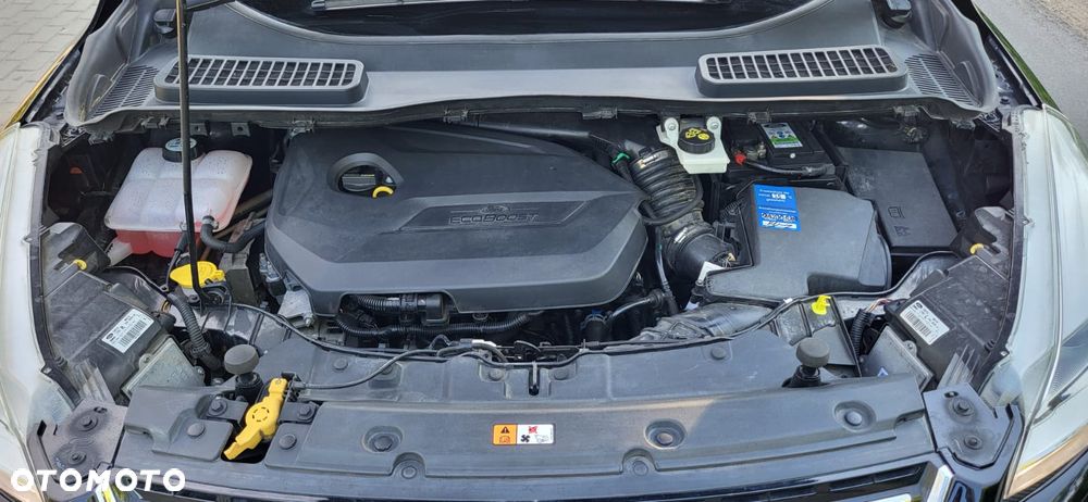 Ford Kuga 1.6 EcoBoost 2x4 Titanium - 39