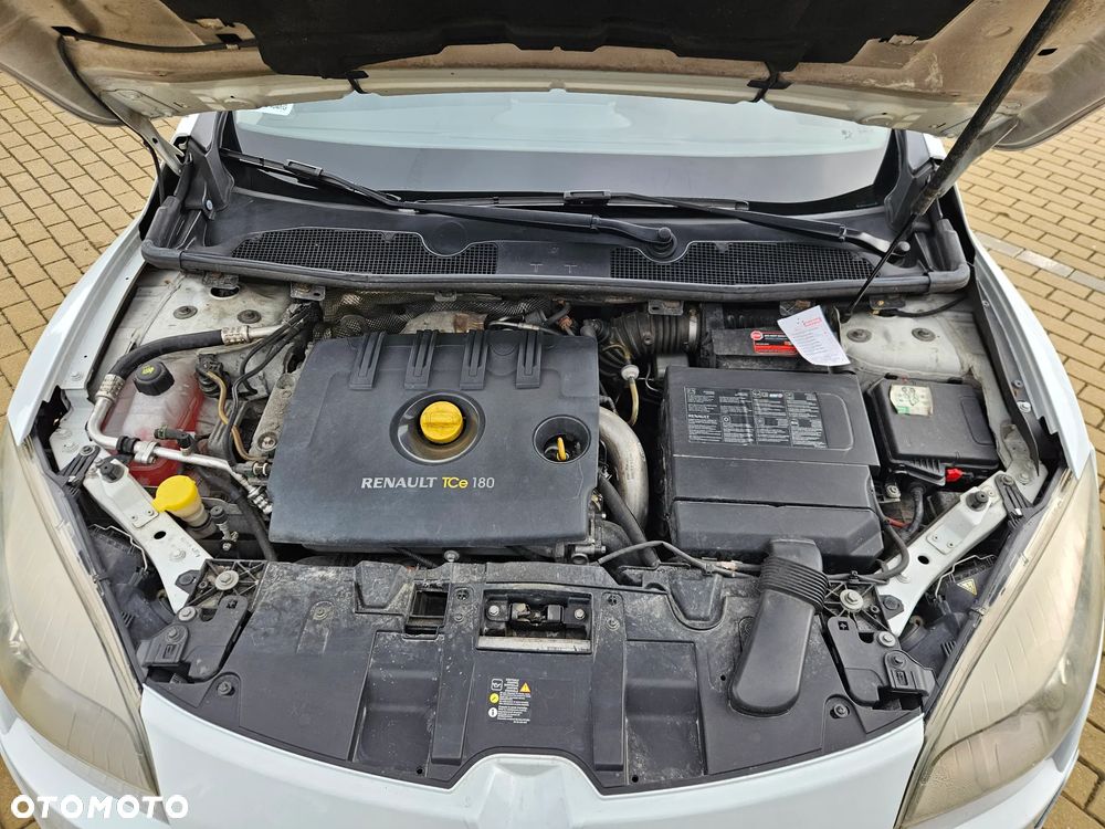 Renault Megane TCe 180 GT - 29