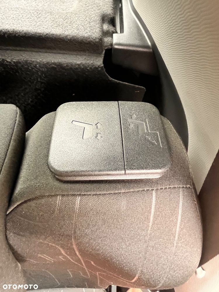 Toyota Yaris - 18