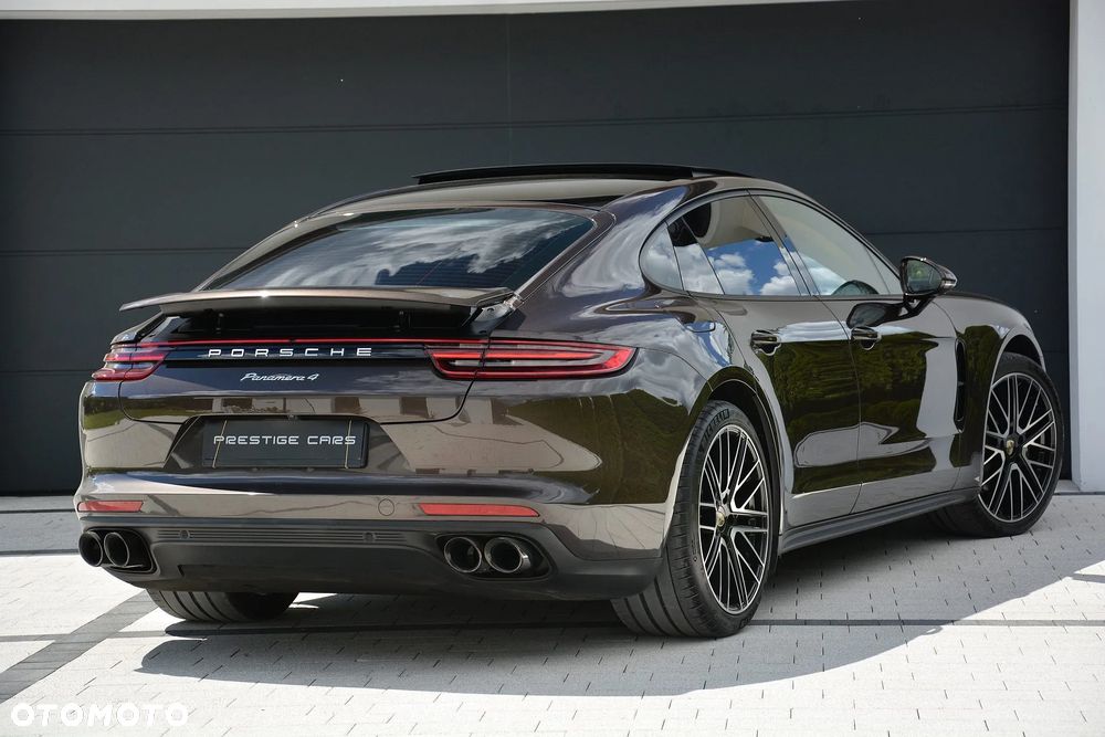 Porsche Panamera 4 - 5