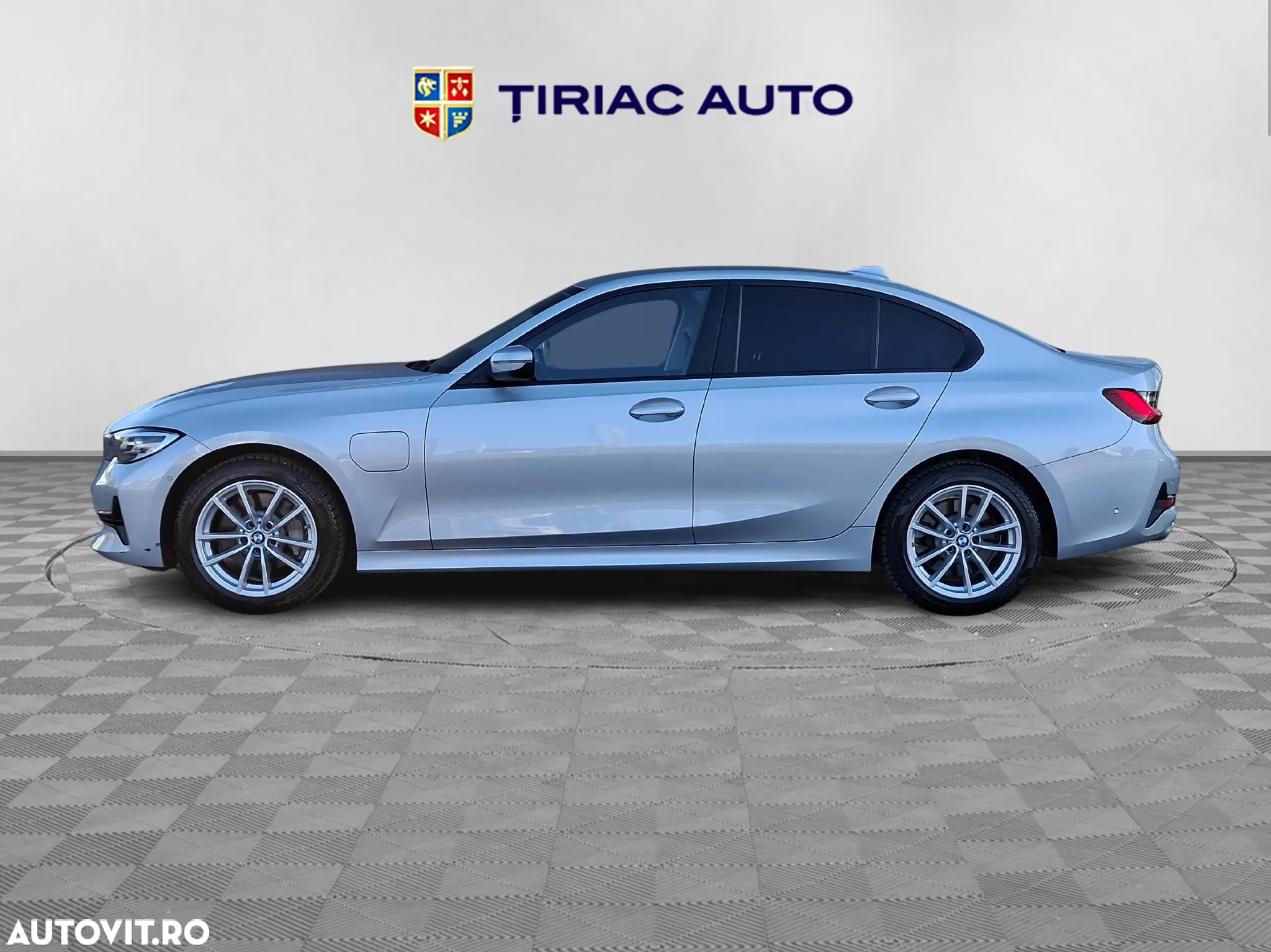 BMW Seria 3 330e Aut. Advantage - 3