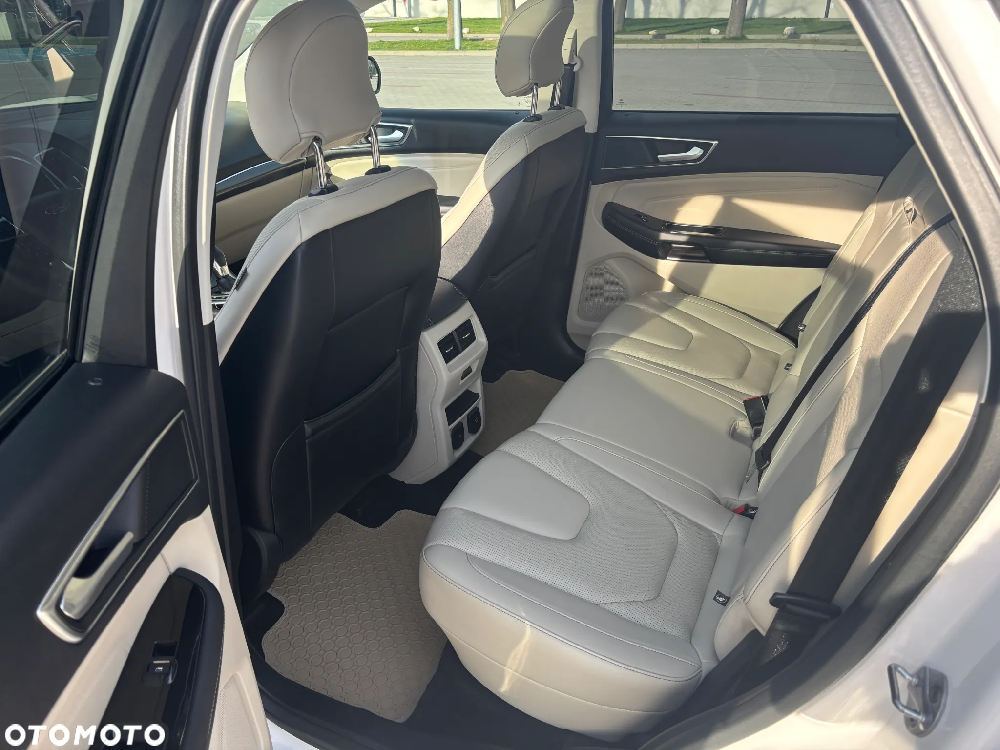 Ford Edge - 5