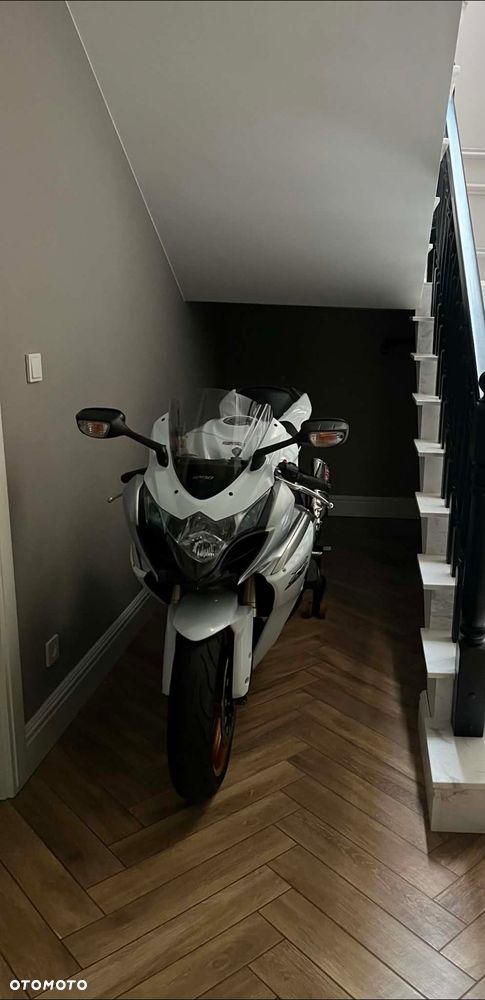 Suzuki GSX-R - 1