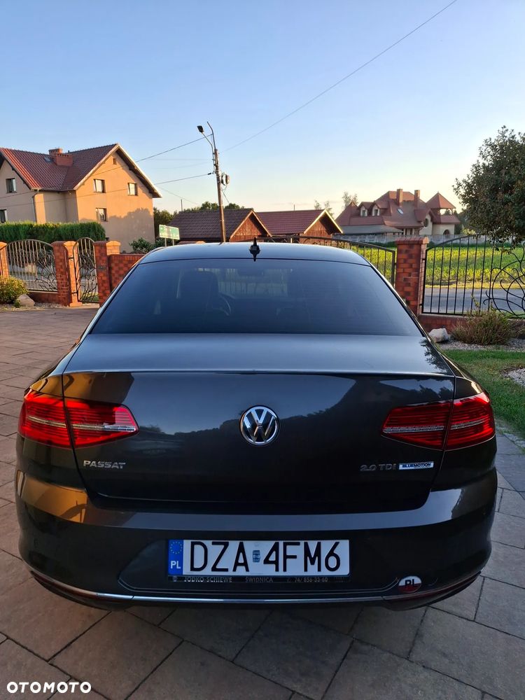 Volkswagen Passat 2.0 TDI SCR Highline DSG - 4