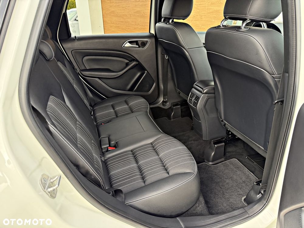 Mercedes-Benz Klasa B 200 BlueEFFICIENCY Edition 1 - 29