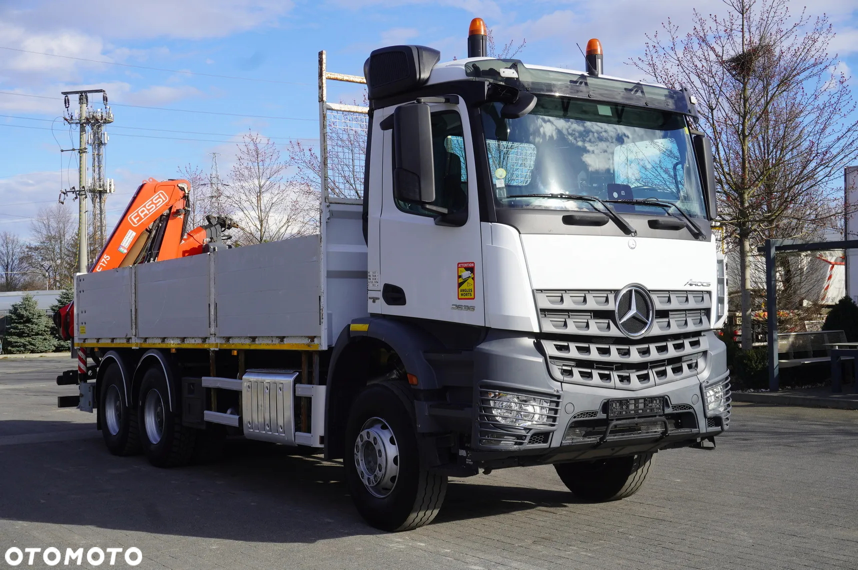 Mercedes-Benz Arocs 2636 burtowy / HDS Fassi F175 7.7 t / 150 tys. km - 12