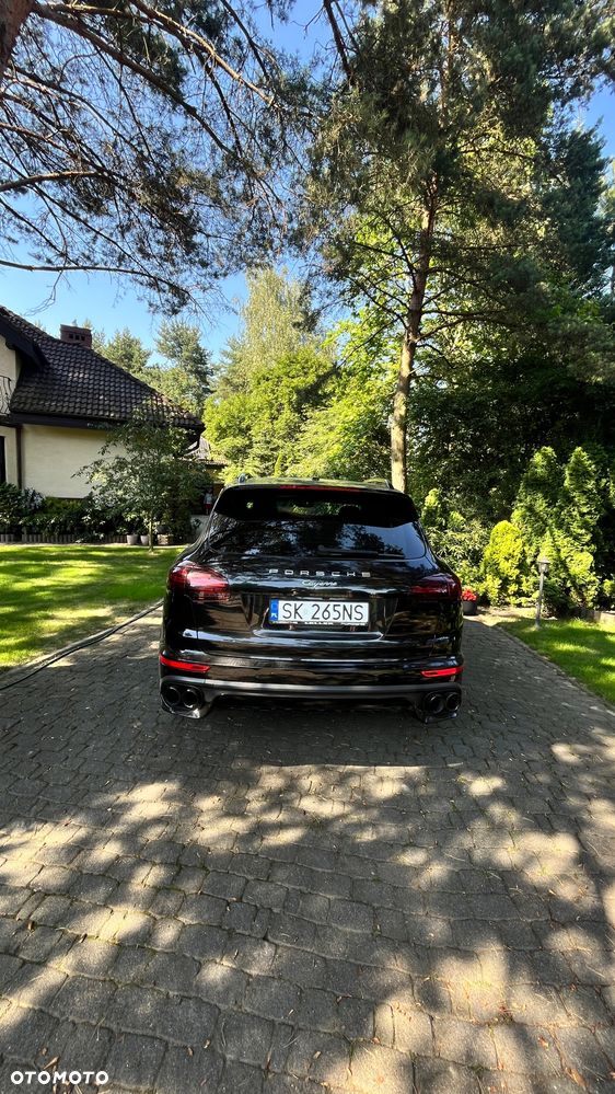 Porsche Cayenne - 4