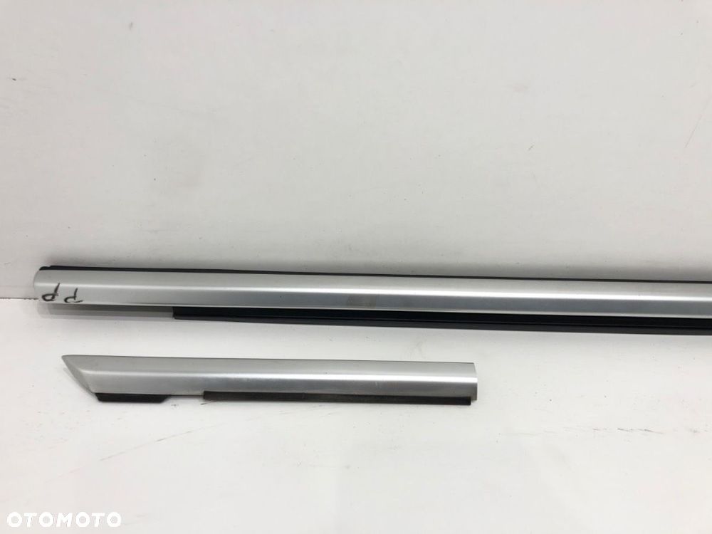 LISTWA ZGARNIAJĄCA PRZÓD PRAWA CHROM  BMW 3 Gran Turismo (F34) 2012 - 2022 320 i 135 kW [184 KM] - 2