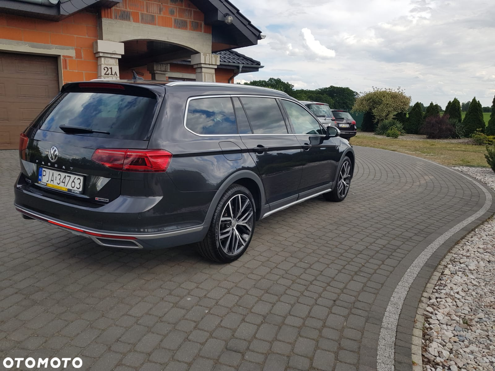 Volkswagen Passat Variant 2.0 TDI SCR 4Motion DSG Alltrack - 3