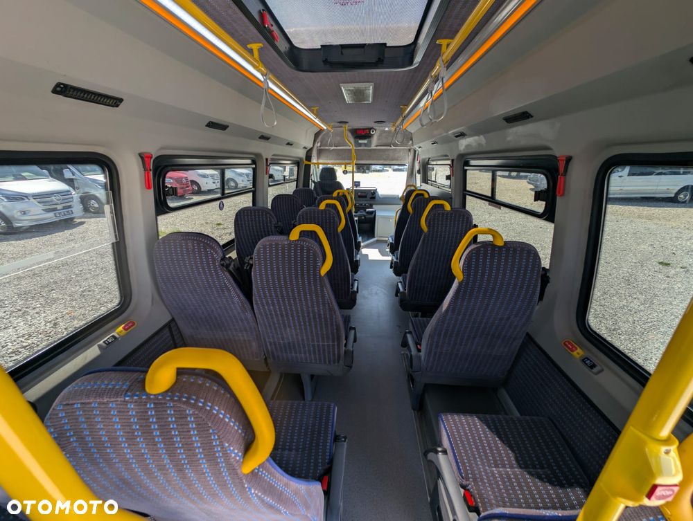 Mercedes-Benz Sprinter 517 - 20