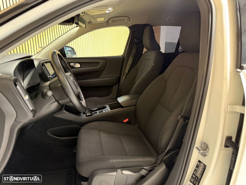 Volvo XC 40 2.0 D3 Momentum Plus Geartronic — fotografia 5