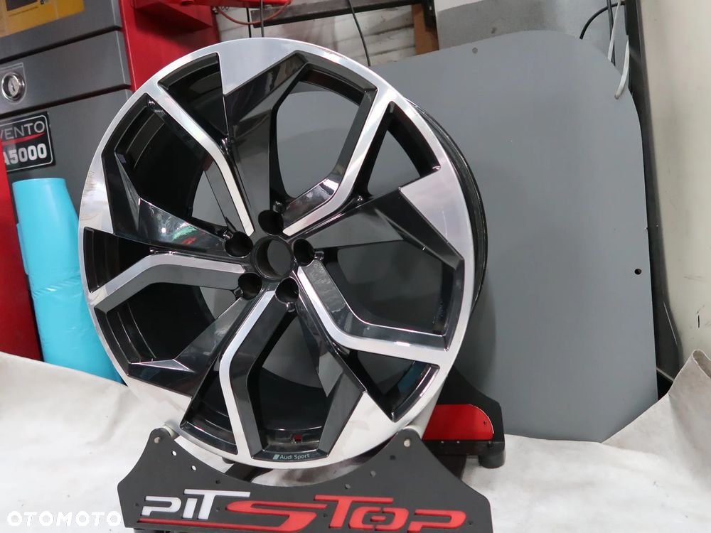 W041 Felga Aluminiowa Audi RSQ8  4M8601025AG - 4