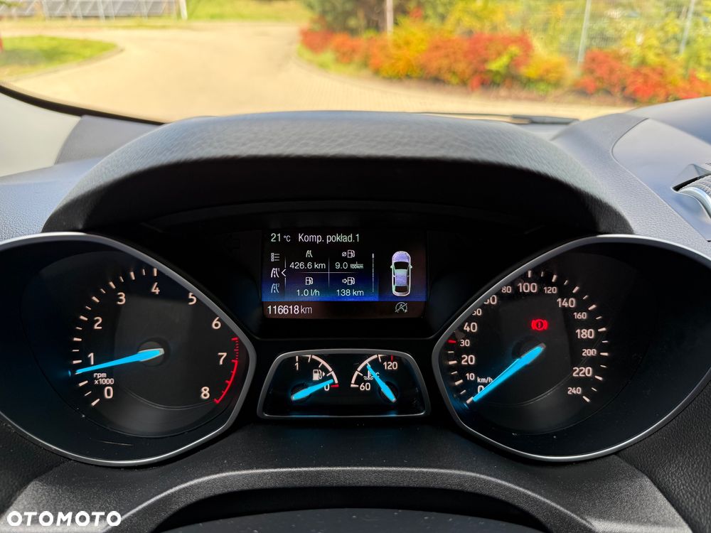 Ford Kuga 1.5 EcoBoost 2x4 Titanium - 25