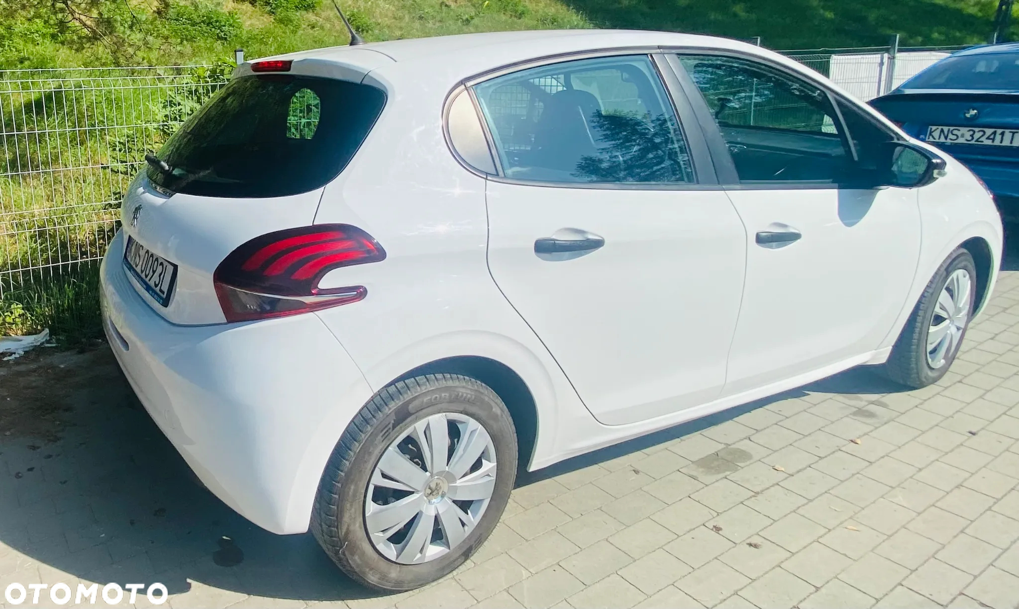 Peugeot 208 - 18