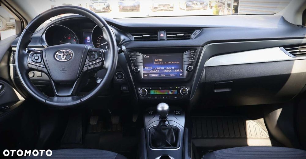 Toyota Avensis - 19